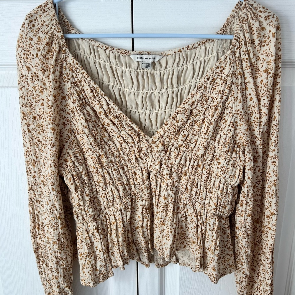 American Eagle Outfitters Beige Floral Blouse